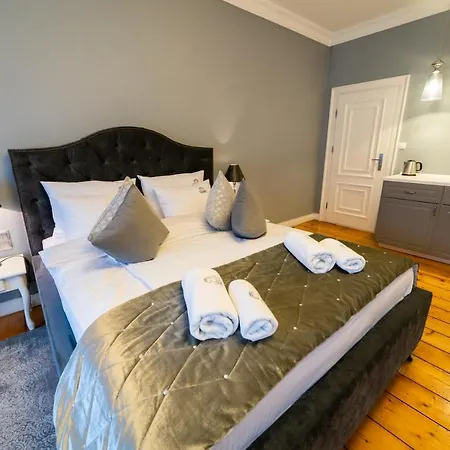 Pod Zegarem アパート Mikołajki