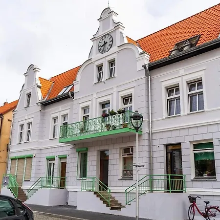 Pod Zegarem * Mikołajki