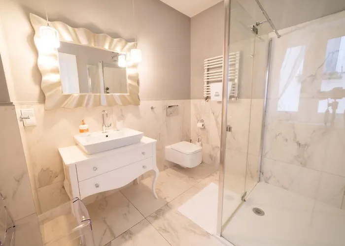 Pod Zegarem * Mikołajki